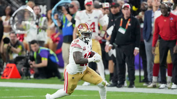 Feb 11, 2024; Paradise, Nevada, USA; San Francisco 49ers wide receiver Deebo Samuel (19) runs with the ball against the Kansas City Chiefs during the third quarter of Super Bowl LVIII at Allegiant Stadium. Mandatory Credit: Kyle Terada-USA TODAY Sports